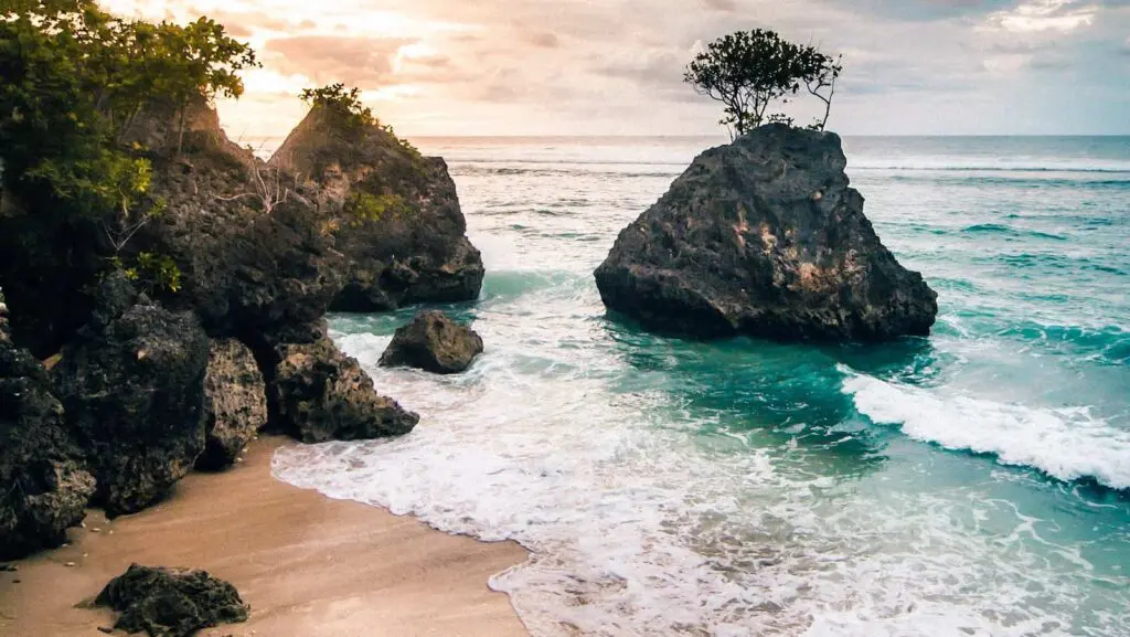 Bingin Beach