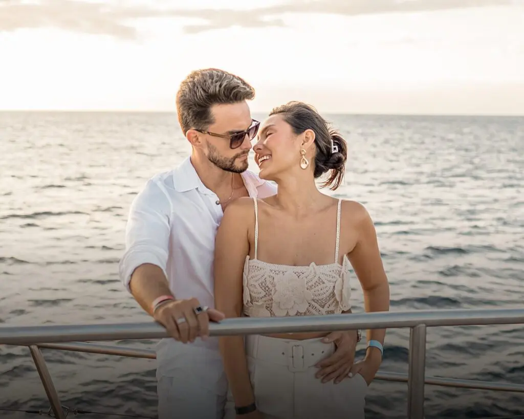 romantic momen on private cruise