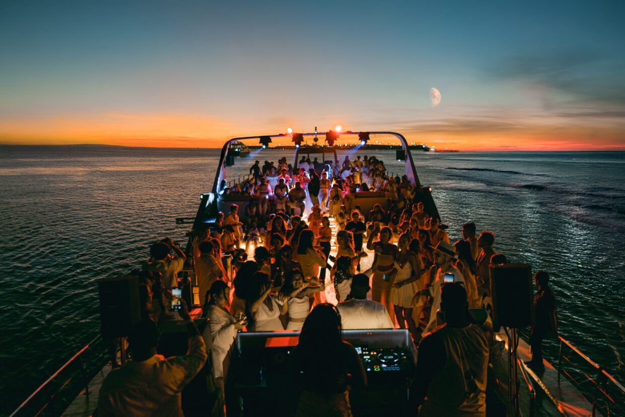 Yacht party bali