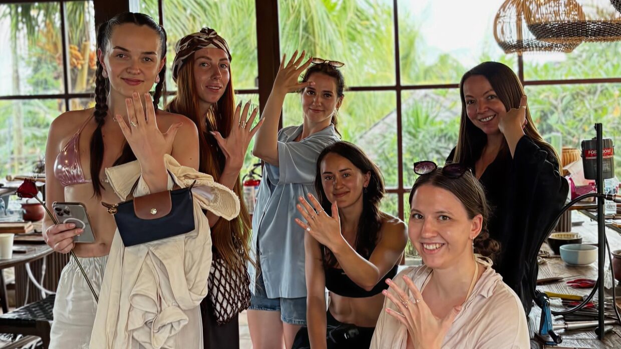 Silver jewelry and batik workshops