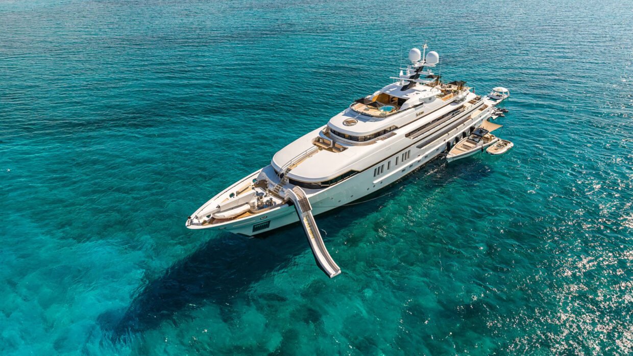 Luxury private yacht charter in Bali