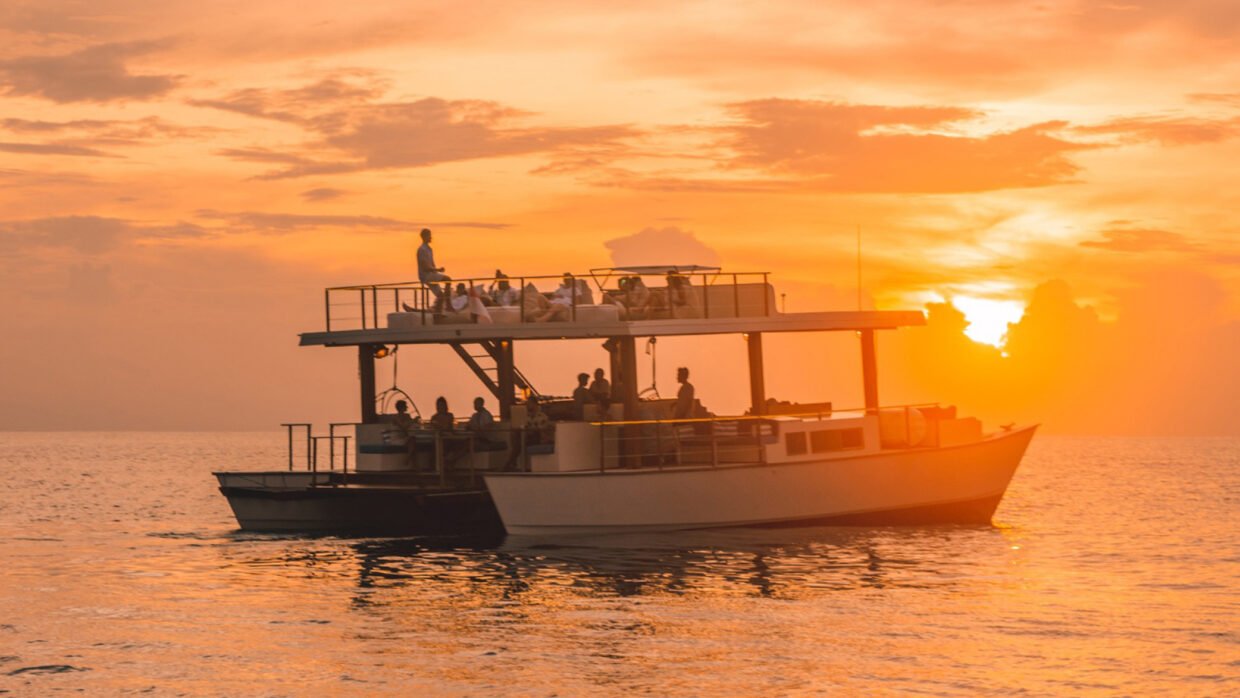 Sunset yacht cruise in Bali