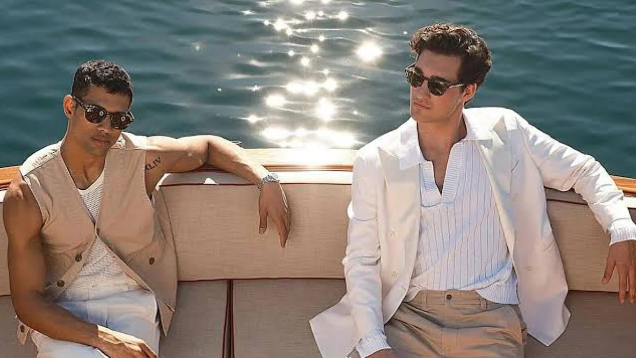 Men wearing smart casual yacht outfits